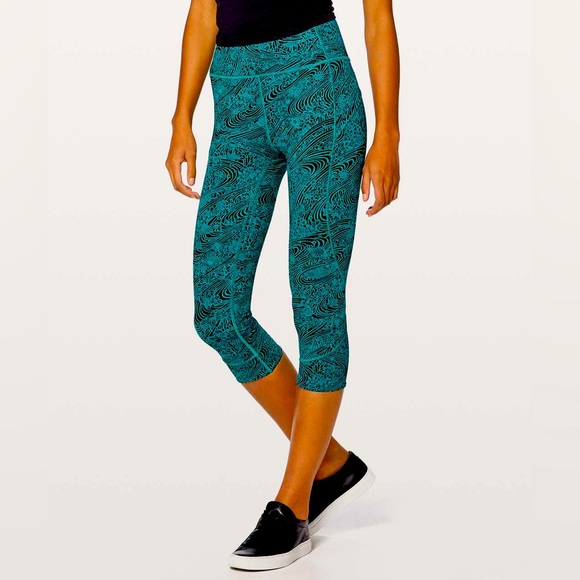 Lululemon In Movement Crop *Everlux 19" Kitakami Spirit Green Black - Picture 1 of 4